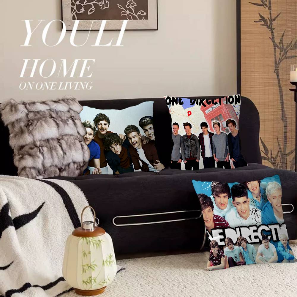 Band One D-Directioned Pillow  - đánh giá và giá Home Textiles Direct